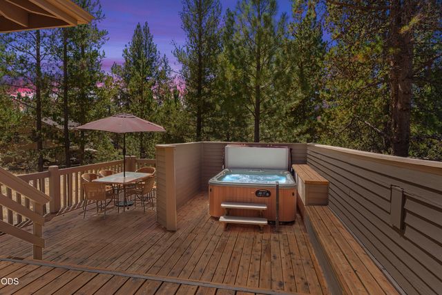 17855 Lava Butte Lane, Sunriver, OR 97707