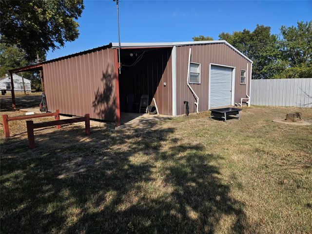 1347 Farm Road 38 S, Brookston, TX 75421