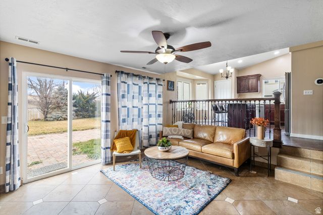 1089 S TOPAZ RD, Saratoga Springs, UT 84045