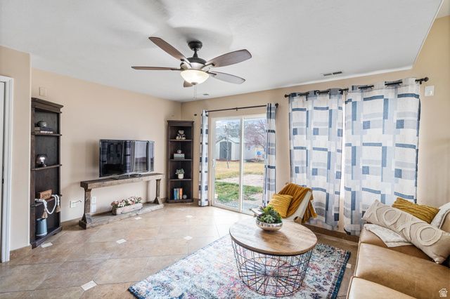 1089 S TOPAZ RD, Saratoga Springs, UT 84045