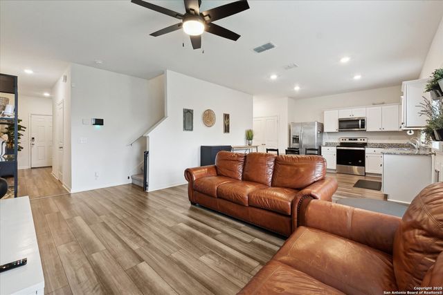 5639 Pearl Meadow, Converse, TX 78109