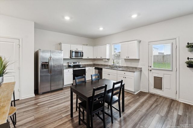 5639 Pearl Meadow, Converse, TX 78109