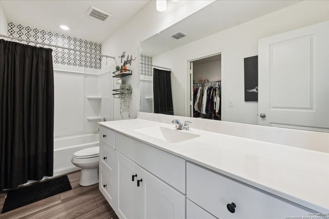 5639 Pearl Meadow, Converse, TX 78109