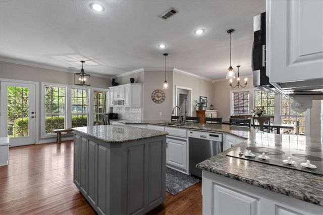 6114 W Jana Place, Fayetteville, AR 72704