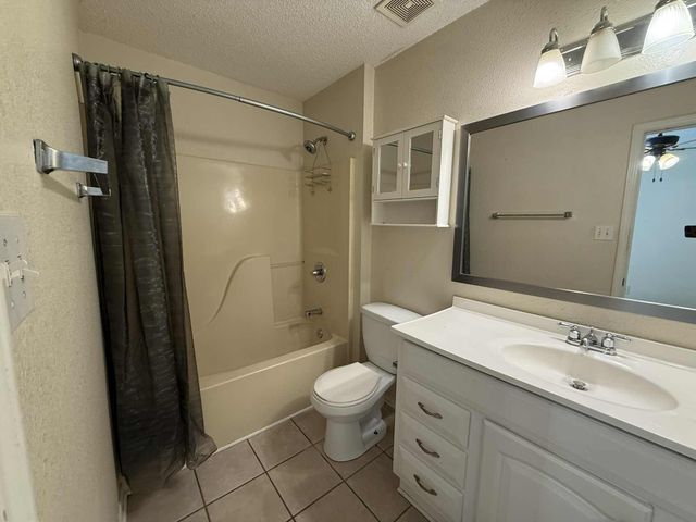 466 Sara Avenue, Mary Esther, FL 32569