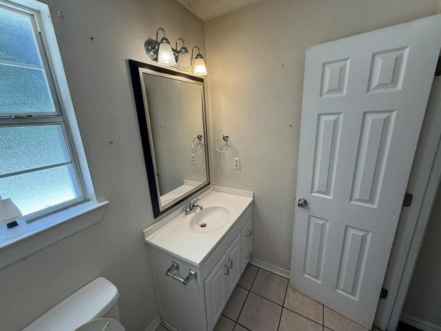 466 Sara Avenue, Mary Esther, FL 32569