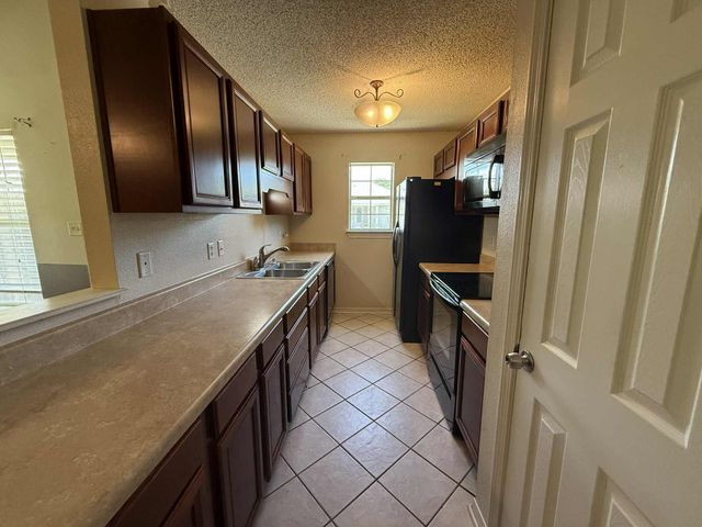 466 Sara Avenue, Mary Esther, FL 32569