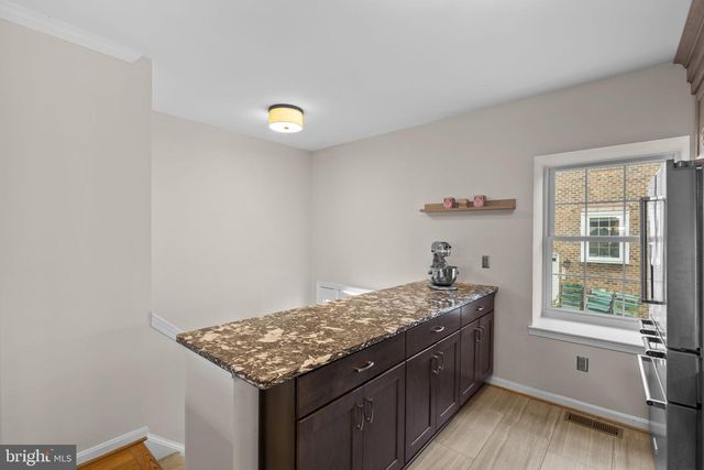 938 S ROLFE ST, Arlington, VA 22204