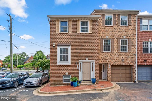 938 S ROLFE ST, Arlington, VA 22204