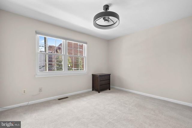 938 S ROLFE ST, Arlington, VA 22204
