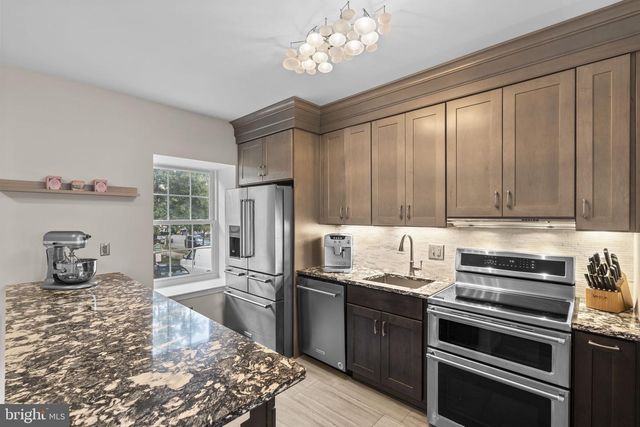938 S ROLFE ST, Arlington, VA 22204