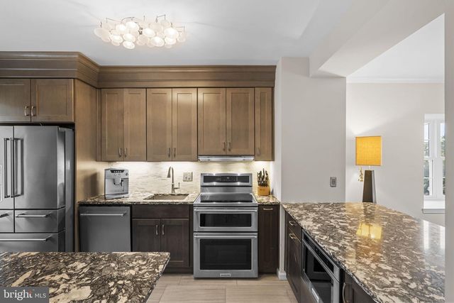 938 S ROLFE ST, Arlington, VA 22204