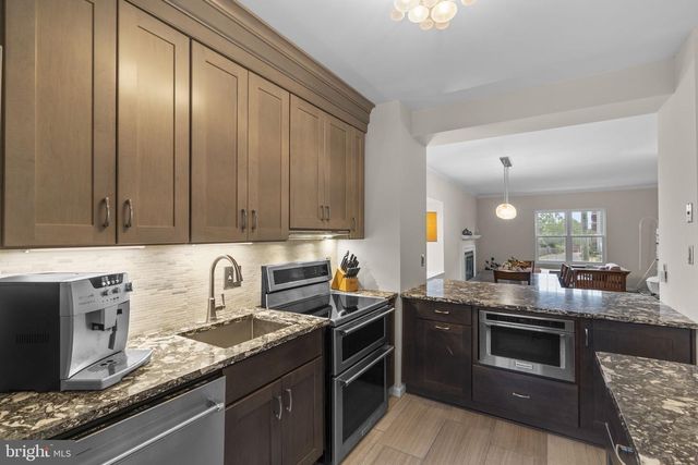 938 S ROLFE ST, Arlington, VA 22204