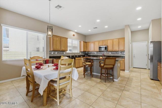 4924 W SILVA Drive, New River, AZ 85087