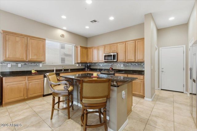 4924 W SILVA Drive, New River, AZ 85087