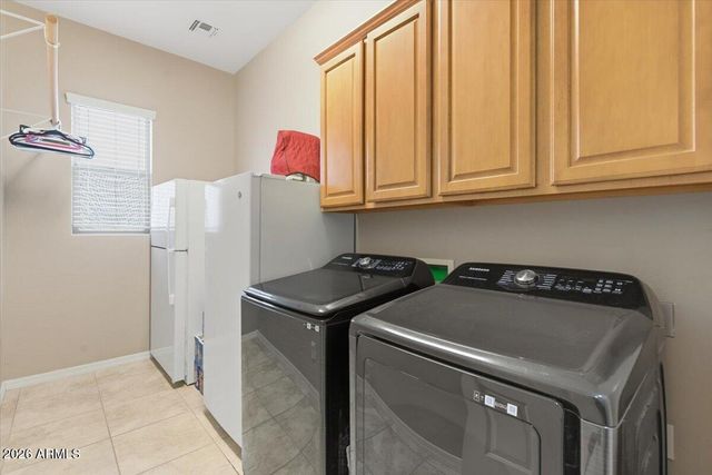 4924 W SILVA Drive, New River, AZ 85087