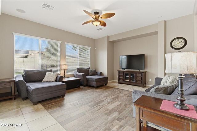 4924 W SILVA Drive, New River, AZ 85087