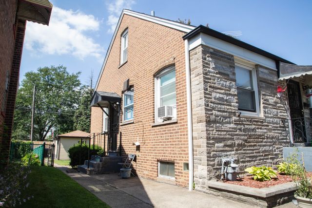 10946 S Avenue D, Chicago, IL 60617