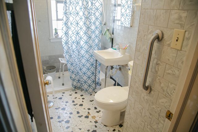 10946 S Avenue D, Chicago, IL 60617