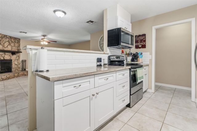 102 N Bow Drive, Jones Creek, TX 77541