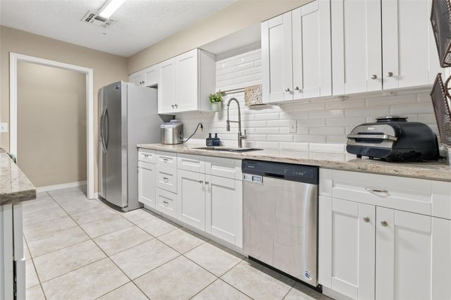 102 N Bow Drive, Jones Creek, TX 77541