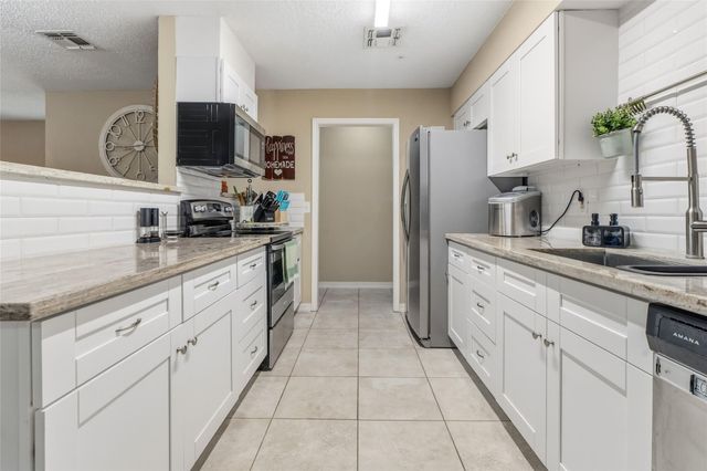 102 N Bow Drive, Jones Creek, TX 77541