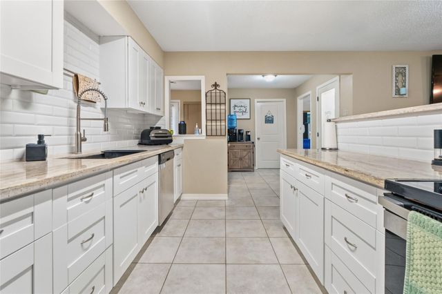 102 N Bow Drive, Jones Creek, TX 77541