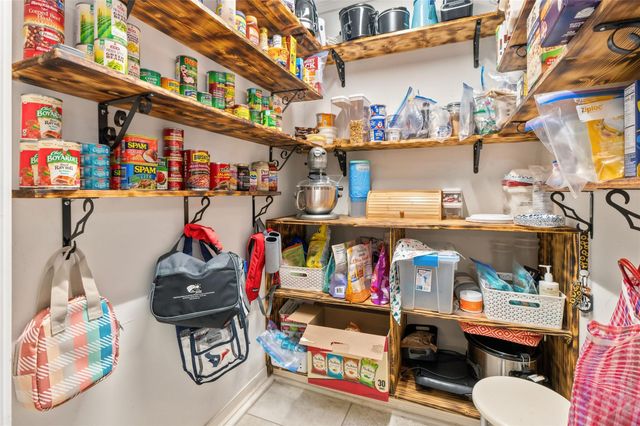 102 N Bow Drive, Jones Creek, TX 77541