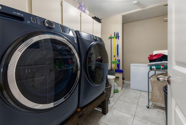 102 N Bow Drive, Jones Creek, TX 77541