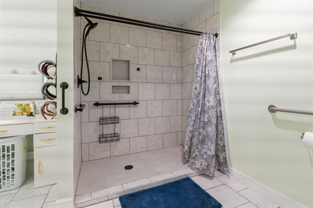 102 N Bow Drive, Jones Creek, TX 77541