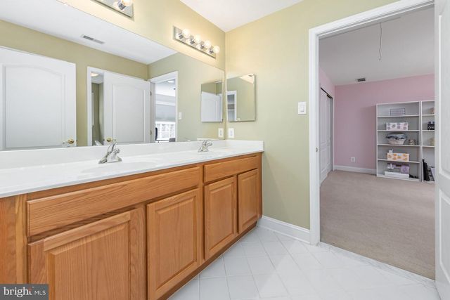 113 ERICA CT, Swedesboro, NJ 08085