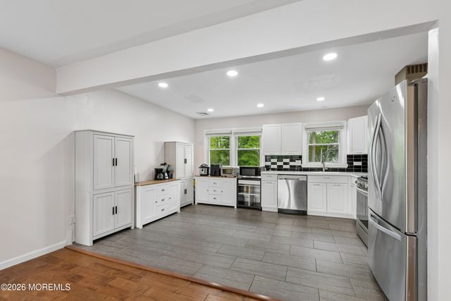 59 Oregon Avenue, North Middletown, NJ 07748