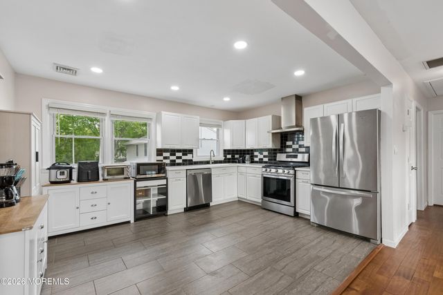 59 Oregon Avenue, North Middletown, NJ 07748