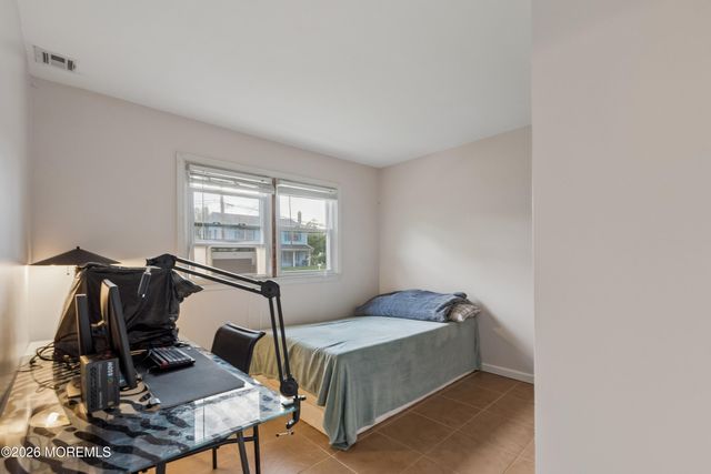 59 Oregon Avenue, North Middletown, NJ 07748