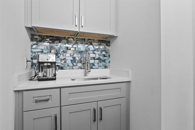 5622 Oaks Lane, Westworth Village, TX 76114