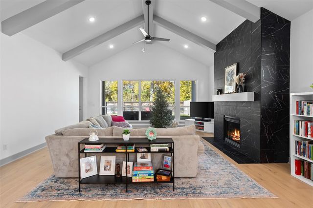 5622 Oaks Lane, Westworth Village, TX 76114