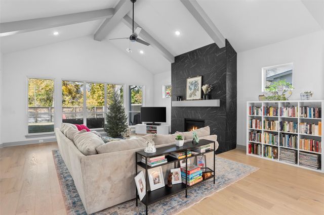 5622 Oaks Lane, Westworth Village, TX 76114