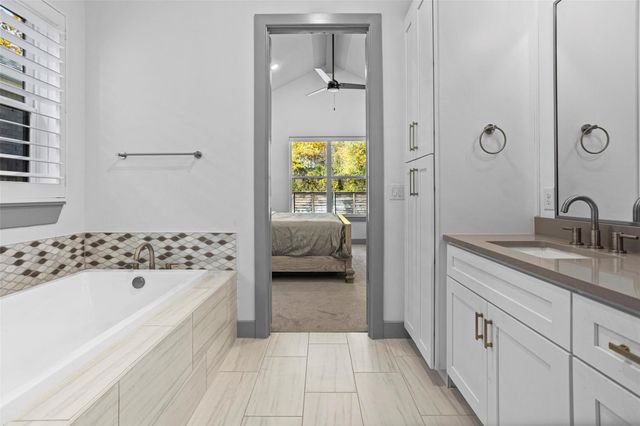 5622 Oaks Lane, Westworth Village, TX 76114