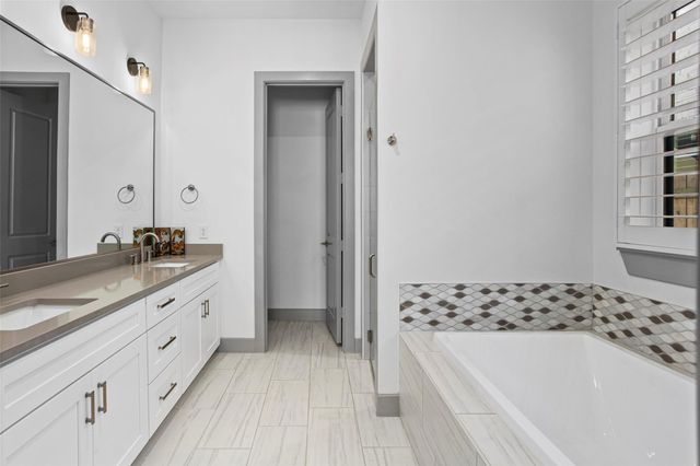 5622 Oaks Lane, Westworth Village, TX 76114