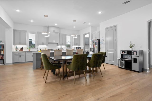 5622 Oaks Lane, Westworth Village, TX 76114