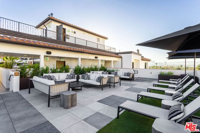 1333 S Orange Grove Avenue 305, Los Angeles, CA 90019