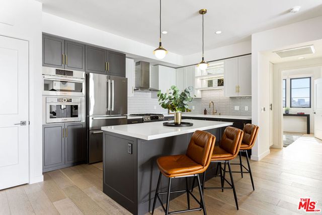 1333 S Orange Grove Avenue 305, Los Angeles, CA 90019