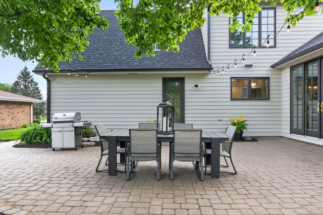 8517 Arizona Trail, Willow Springs, IL 60480
