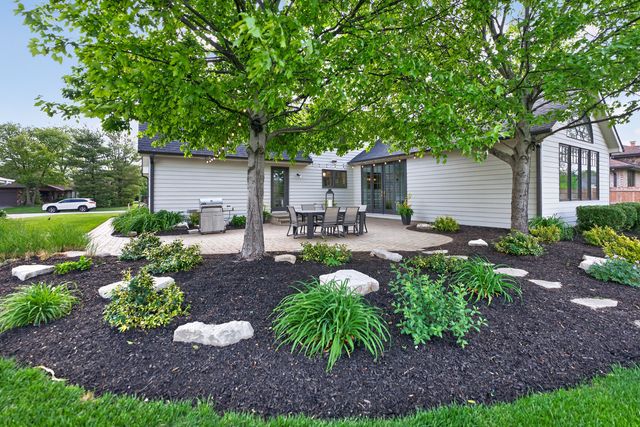 8517 Arizona Trail, Willow Springs, IL 60480