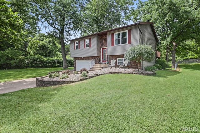 28 Foreman Drive, Glen Carbon, IL 62034
