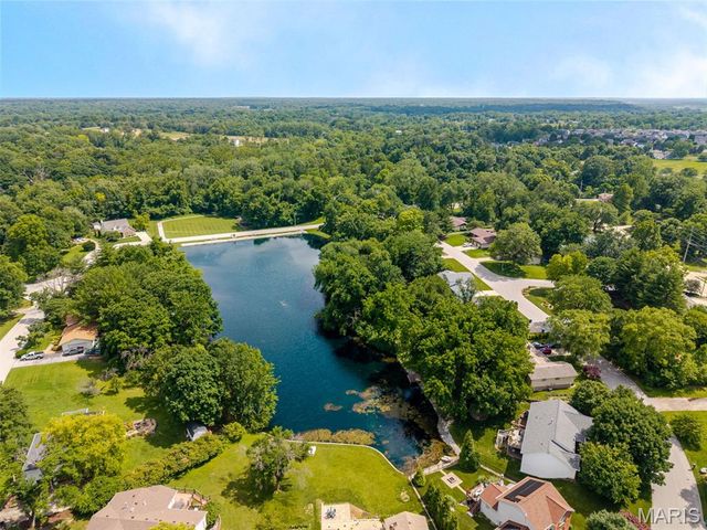 28 Foreman Drive, Glen Carbon, IL 62034