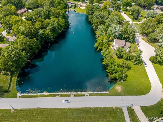 28 Foreman Drive, Glen Carbon, IL 62034