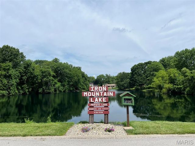 28 Foreman Drive, Glen Carbon, IL 62034