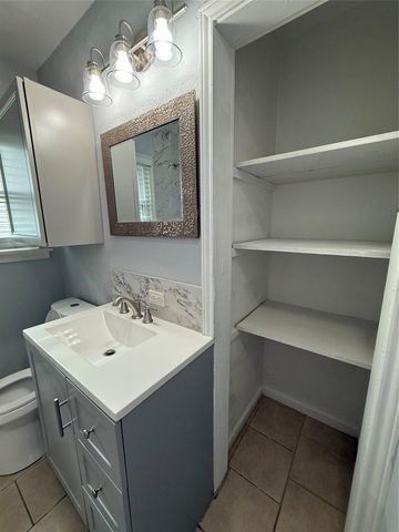 833 Magnolia Street, Lake Jackson, TX 77566