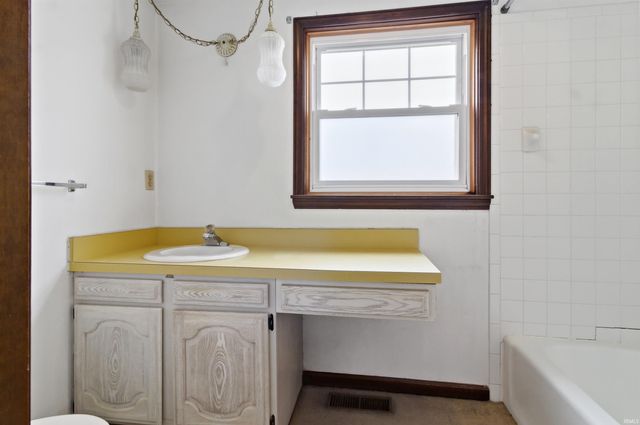 1461 N Manor Drive, Marion, IN 46952